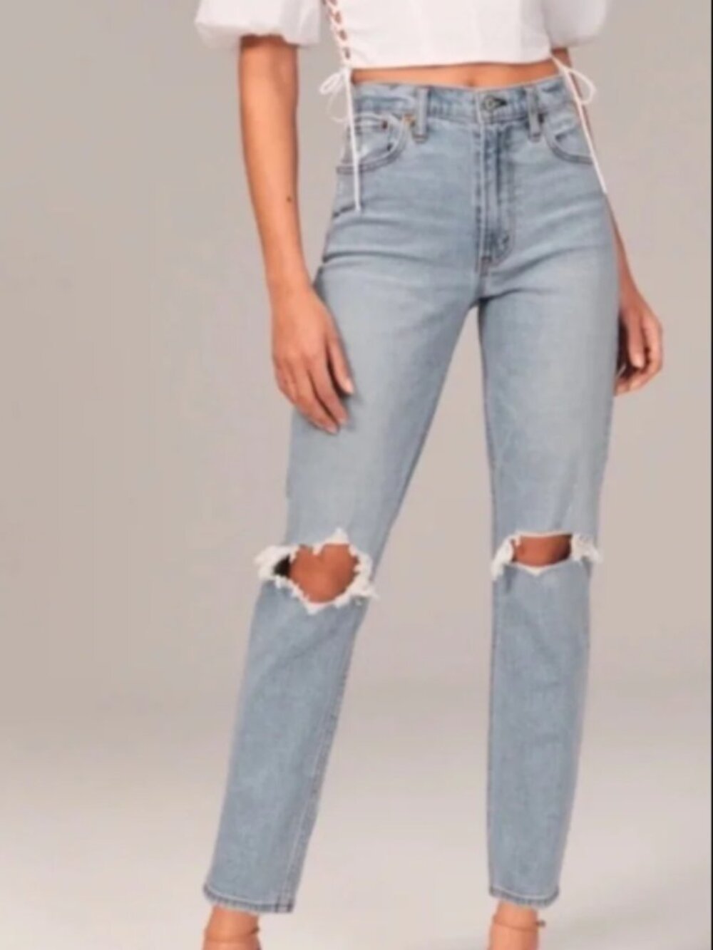 Abercrombie & Fitch The Mom High Rise Distressed Curve Love Size 28 Short - Picture 2 of 10
